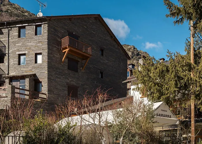 ゲストハウス Casa Samarra Ribera de Cardós